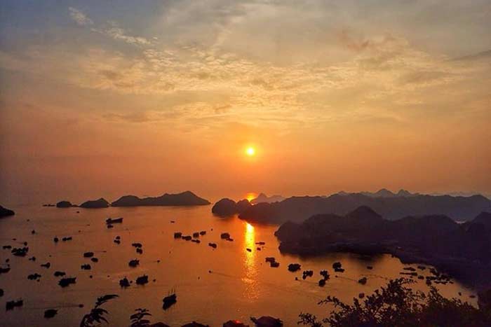 travel cat ba in 2 or 3 days sunset